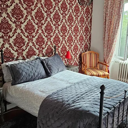 The Lions Den - La Loge Guest house