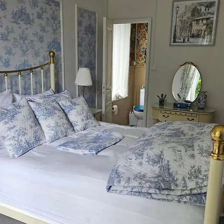 Guest house The Lions Den - La Loge Mantilly