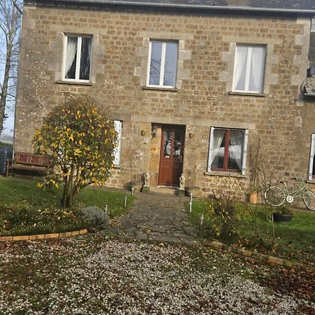 The Lions Den - La Loge Guest house Mantilly