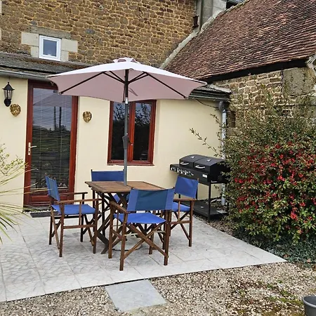 The Lions Den - La Loge Guest house Mantilly